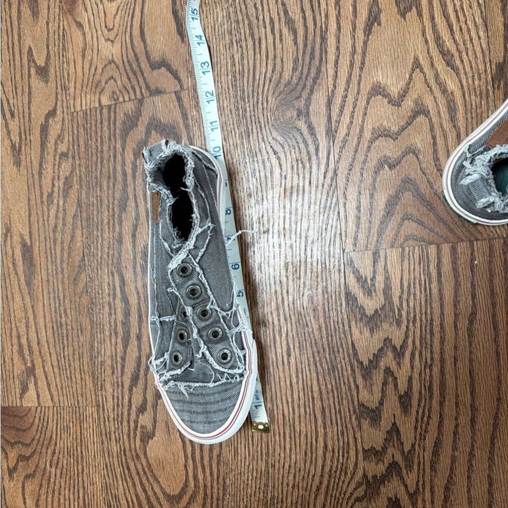 W 7.5 blowfish slip on sneakers - Picture 6 of 6